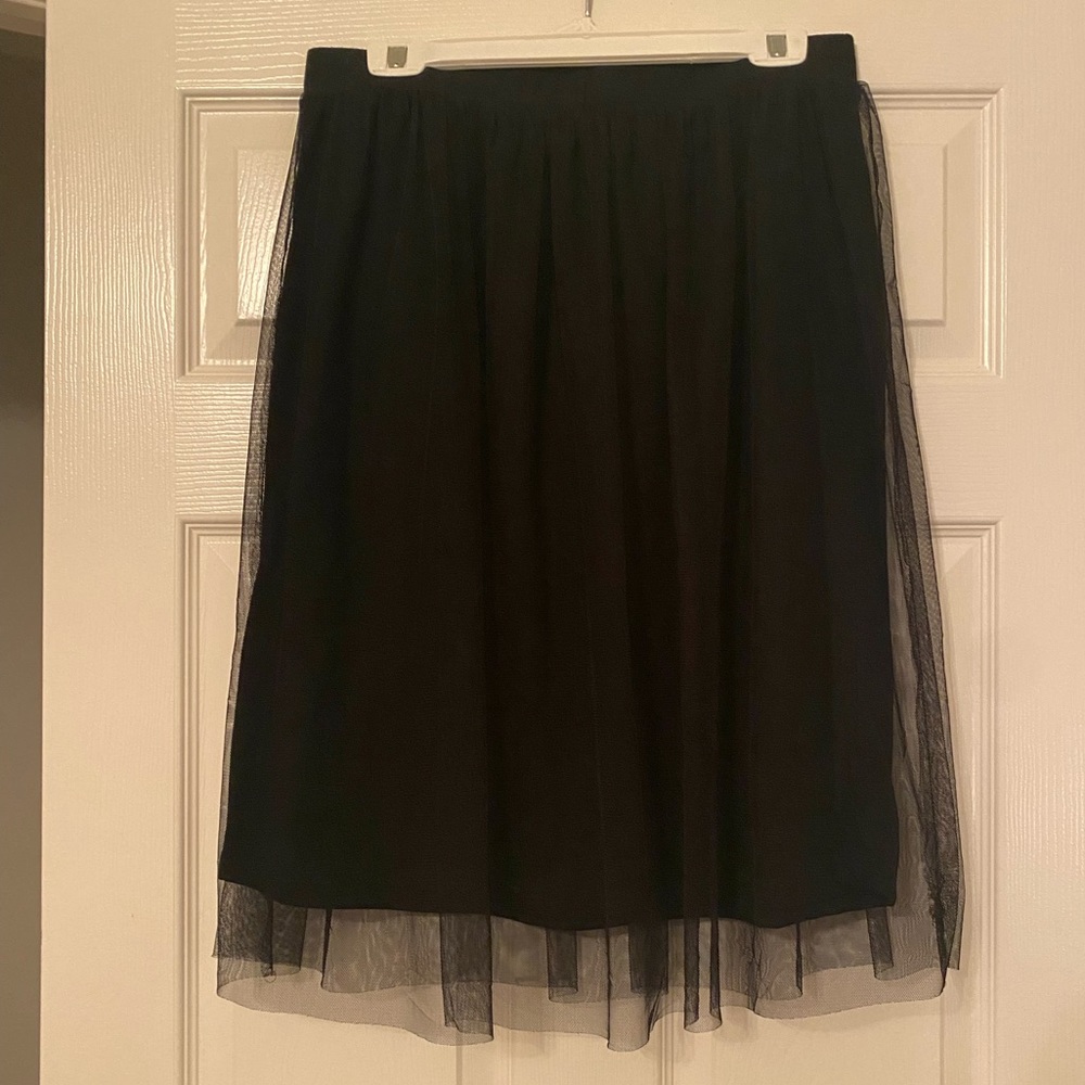 Knee length knit & tulle skirt